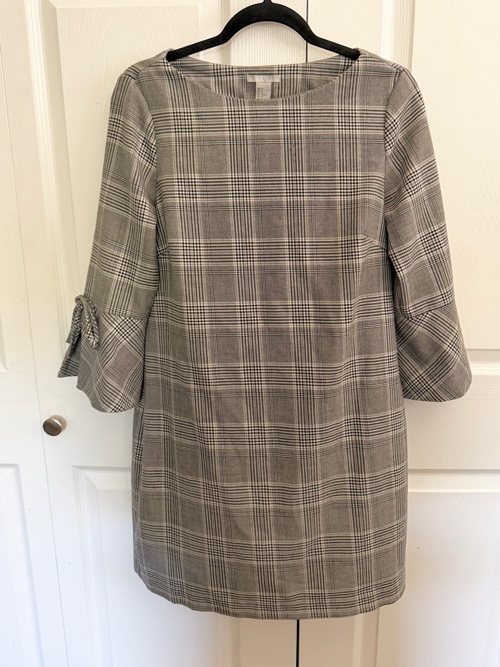 5 for $25! H&M Gray Plaid Shift Dress with Tie Sleeve